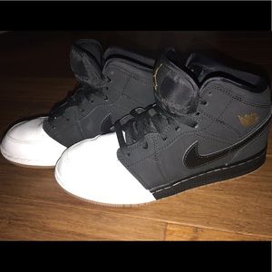 Nike Air Jordan Retro 1 Black and White dipped toe